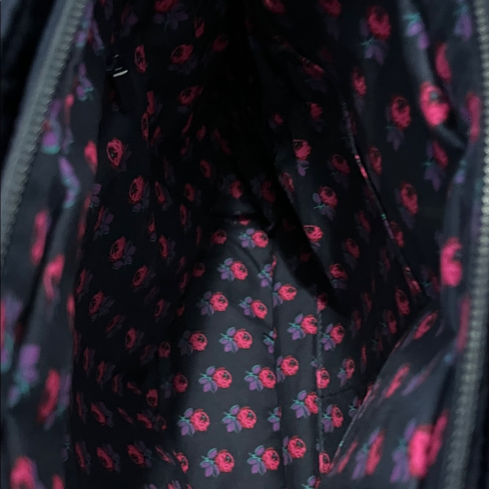 Vera Bradley XL Crossbody in Navy Microfiber NWOT - Picture 6 of 10